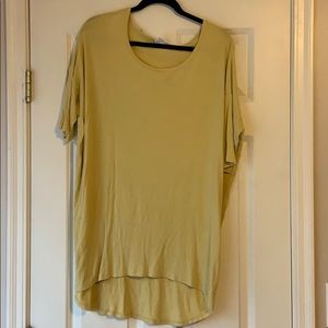 LuLaRoe Irma - ribbed yellow - size M